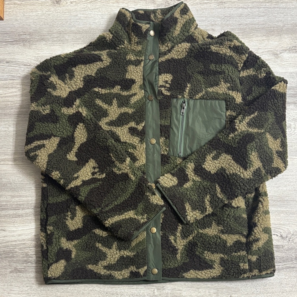 Easel Camouflage Sherpa Jacket